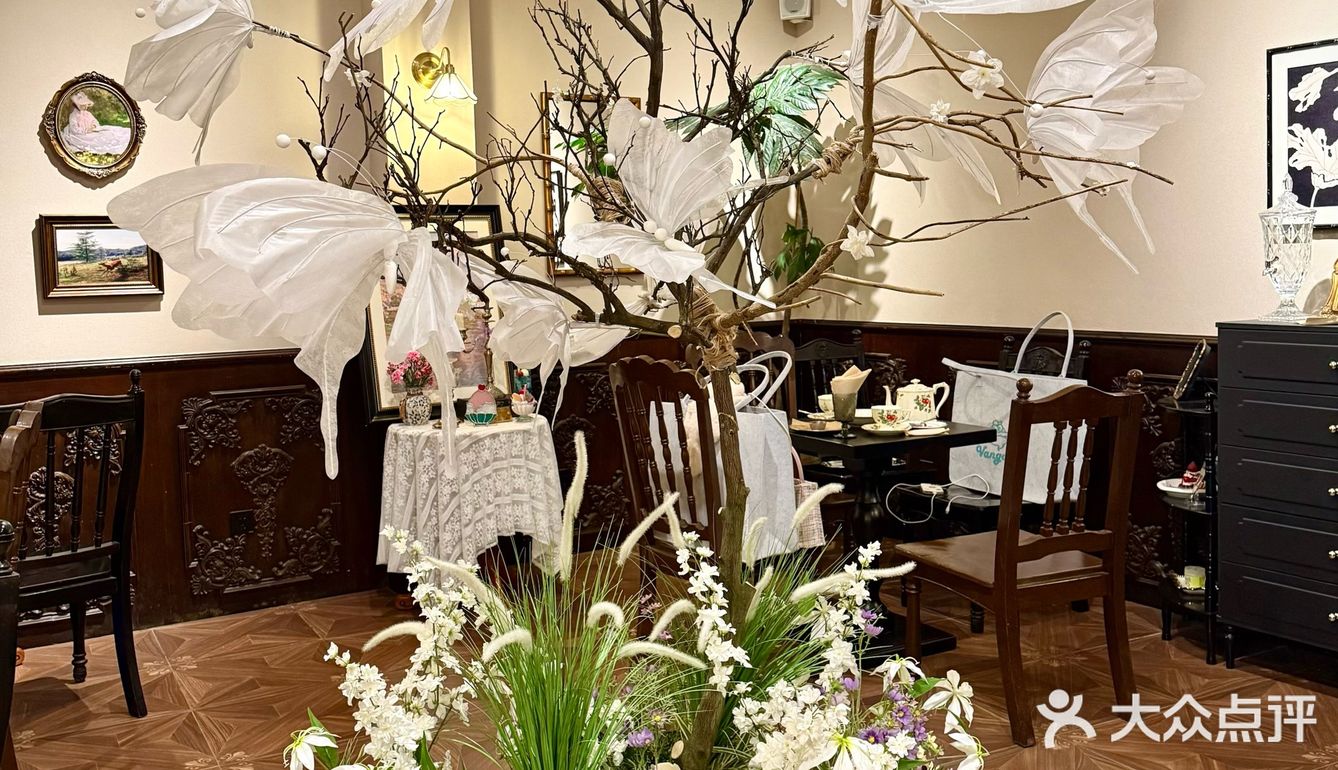 华侨城我家门口的！惊艳南法复古花园餐厅～