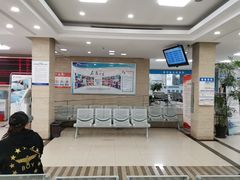 -上海大学附属上海和平眼科医院