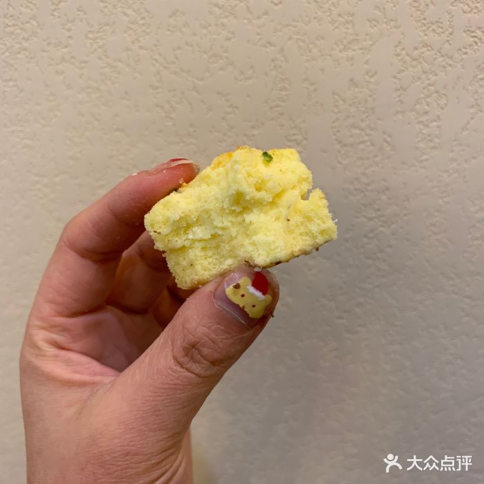 星巴克(金鹰三期店)柠檬开心果蛋糕图片