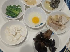 -桥香园过桥米线(国贸店)