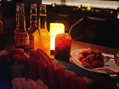 -FOUR PLAY BAR