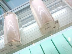 -顶东面包花园·生日蛋糕(世博店)