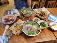 -云阿蛮云南生烫牛肉米线(奉贤路店)