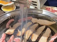 -围炉肉舍•炭烤活鳗•丹东海鲜烤肉(步行街店)