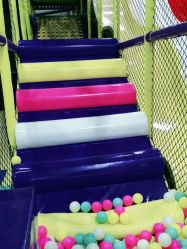 -蹦贝运动中心·蹦床·攀岩·闯关(龙岗店)