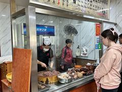 -闫家驴肉火烧(五四店)