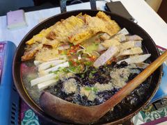 -刘姐啤酒鱼民族演艺餐厅(西街总店)