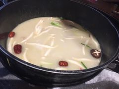 -三人行骨头王火锅(长寿店)