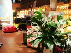 -新华里咖啡书吧(新华书店小寨店)