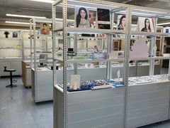 -无奔眼镜·蔡司·依视路授权店(朝阳大悦城店)