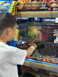 -逝水玩具折扣店