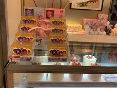 -花花卷卷·鲜食蛋糕(静安久光百货店)