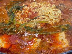 土豆排骨火锅-喇喇排骨火锅·传统韩式脊骨汤(望京西园总店)