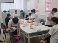 -爱月宝月嫂·育儿嫂