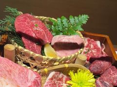 -山川小町·极番烧肉(新地假日广场店)