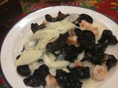 -闯关东东北农家菜(崂山石老人店)