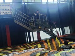 -嗨翻Hi-Fun竞技主题乐园·蹦床亲子生日轰趴(国光1937店)