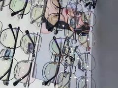 -臻美视爵眼镜·明月·依视路·蔡司折扣店(广渠门店)