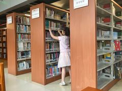 -上海市虹口区图书馆(曲阳分馆)