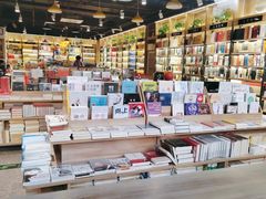 -雨丝书店(综合商业楼店)