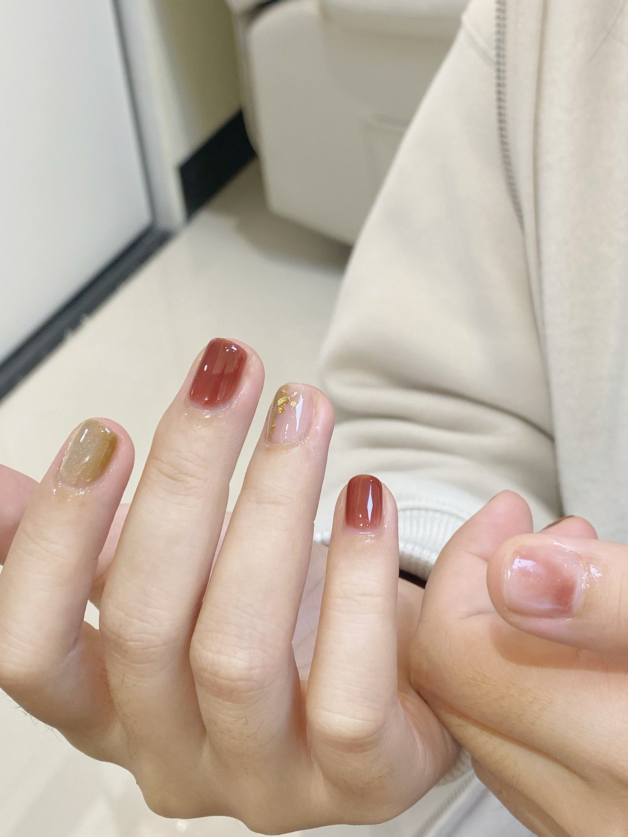 超级显白的纯色美甲