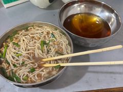 -正宗杨记普洱酸醋米线(总店)