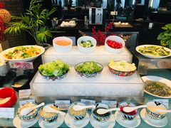 自助取餐区-唐拉雅秀酒店-西锦汇空中BBQ·思创餐厅