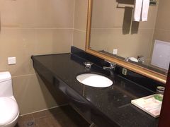 -维也纳酒店(深圳国际会展中心沙井上南店)