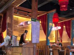 -老滇山寨•云南特色菜•地方菜•民族风情歌舞表演(金碧店)