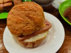 Big&nbsp;men菠萝包-澳门陈光记烧味饭店(南京德基广场店)