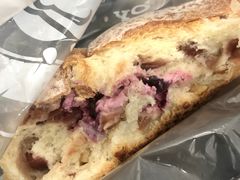 蓝莓三角芝士-Juicy Bakery(大学路店)