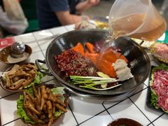 -扎起市井老火锅(乐山总店)