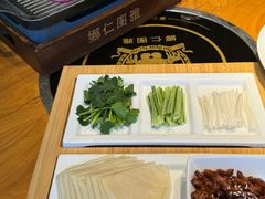 -娜仁图雅蒙古美食村(33小镇店)
