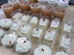 -红宝石·鲜奶小方·海派西点房(金杨店)