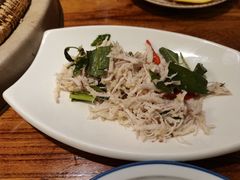 柠檬手撕鸡-滇香肴·云南菜蒸汽石锅鱼(云南北路店)