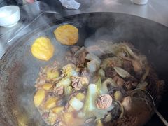 -粘豆包柴火铁锅炖