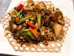 沙姜爆有膏鲜鱿-五稻厨房粤西菜(新闻店)