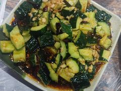 刀拍黄瓜-凤爪王烧烤(徐东旗舰店)
