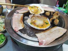 -围炉肉舍•炭烤活鳗•丹东海鲜烤肉(步行街店)