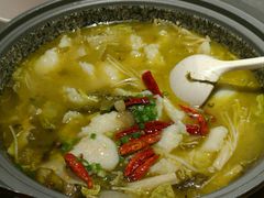 -渝是乎酸菜鱼(龙旗购物中心店)