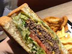 -The Habit Burger Grill 哈比特汉堡(复兴soho店)