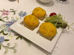 酥皮菠萝叉烧焗餐包-翠园(北京王府中环店)