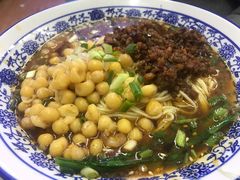 -渝之汇牛肉豌杂面