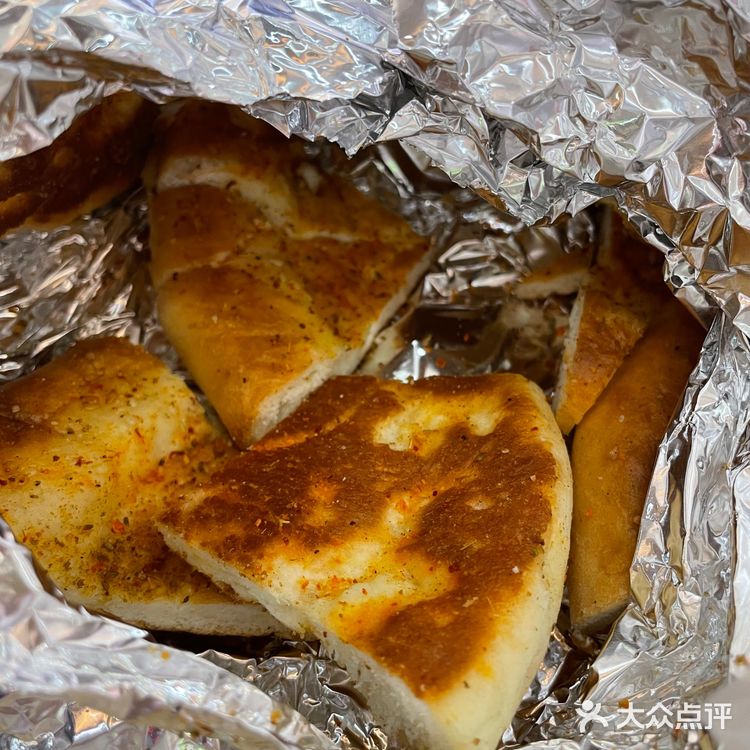 新疆老板开的新疆烧烤 烤馕好美味