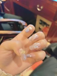 -蒙娜丽莎国际美容中心