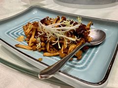茶树菇炒烧肉-安蒂娅.悦景轩中餐厅(西乡店)