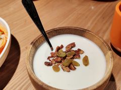 空运来的新疆酸奶-谷丽麦馕新疆菜·清真(步步高梅溪新天地店)