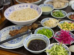 老北京炸酱面-门框胡同百年卤煮(新街口店)