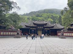 -峨眉山报国寺