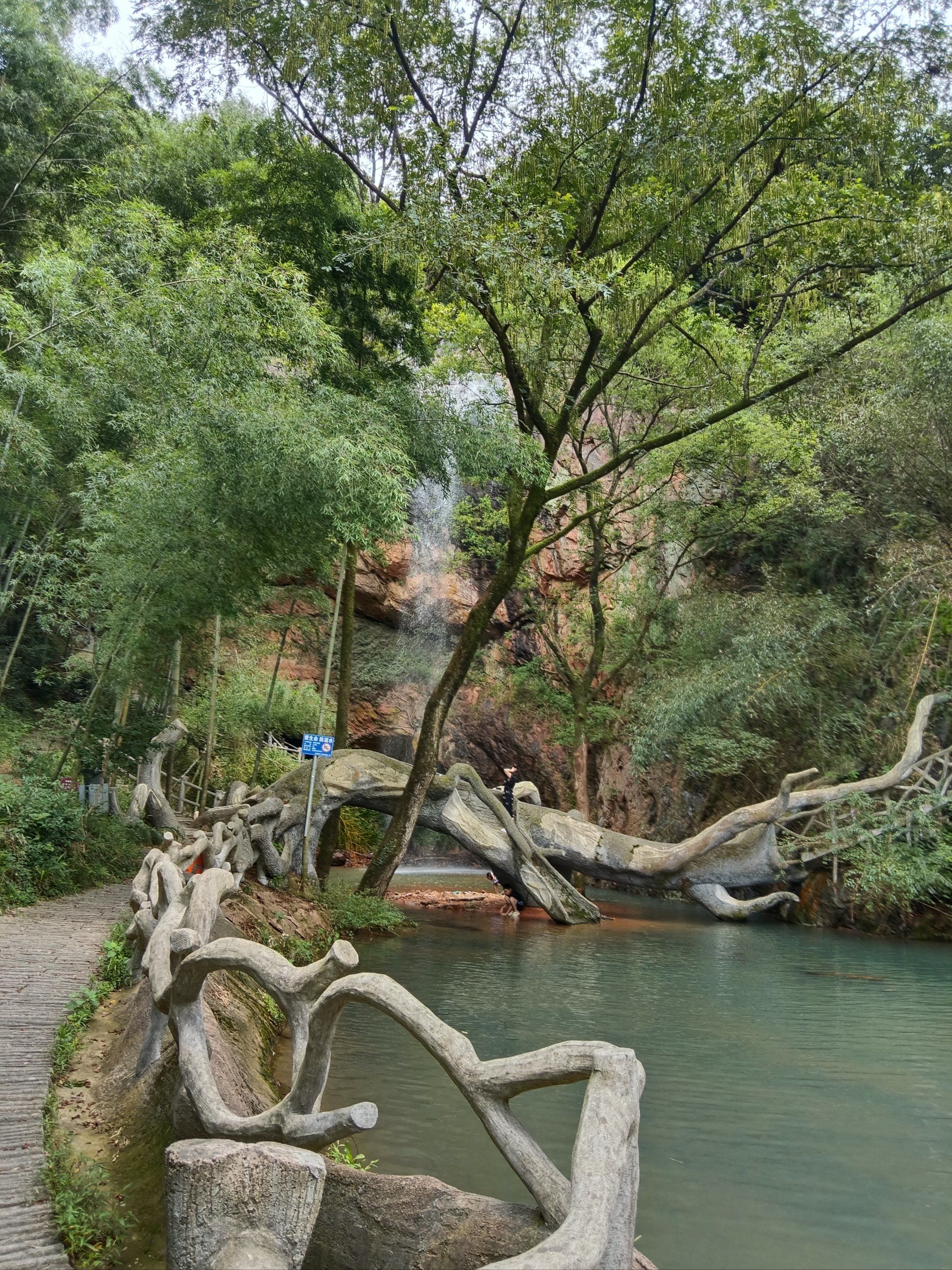 滴水岩风景